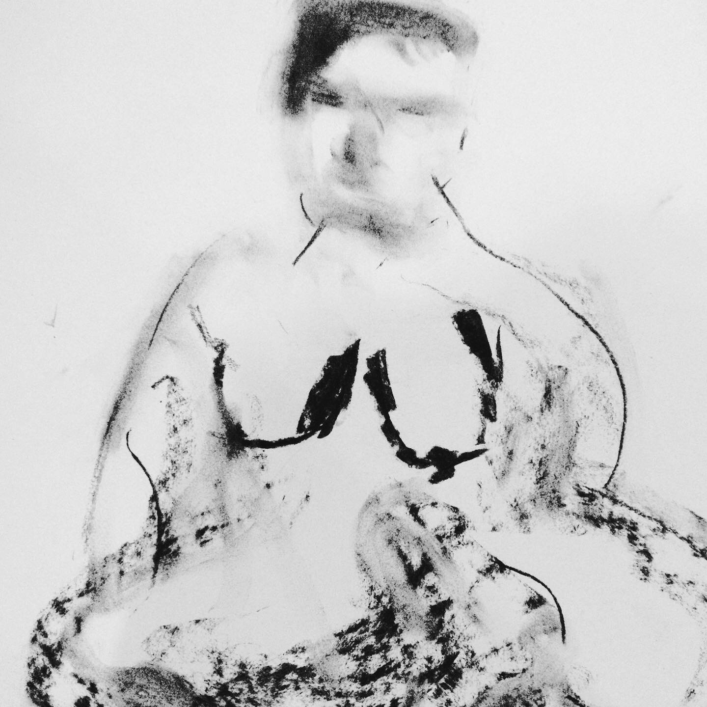  “FIGURA HUMANA”- Carvão sobre papel. 42x28cm. 2019. [1440x1440 px]