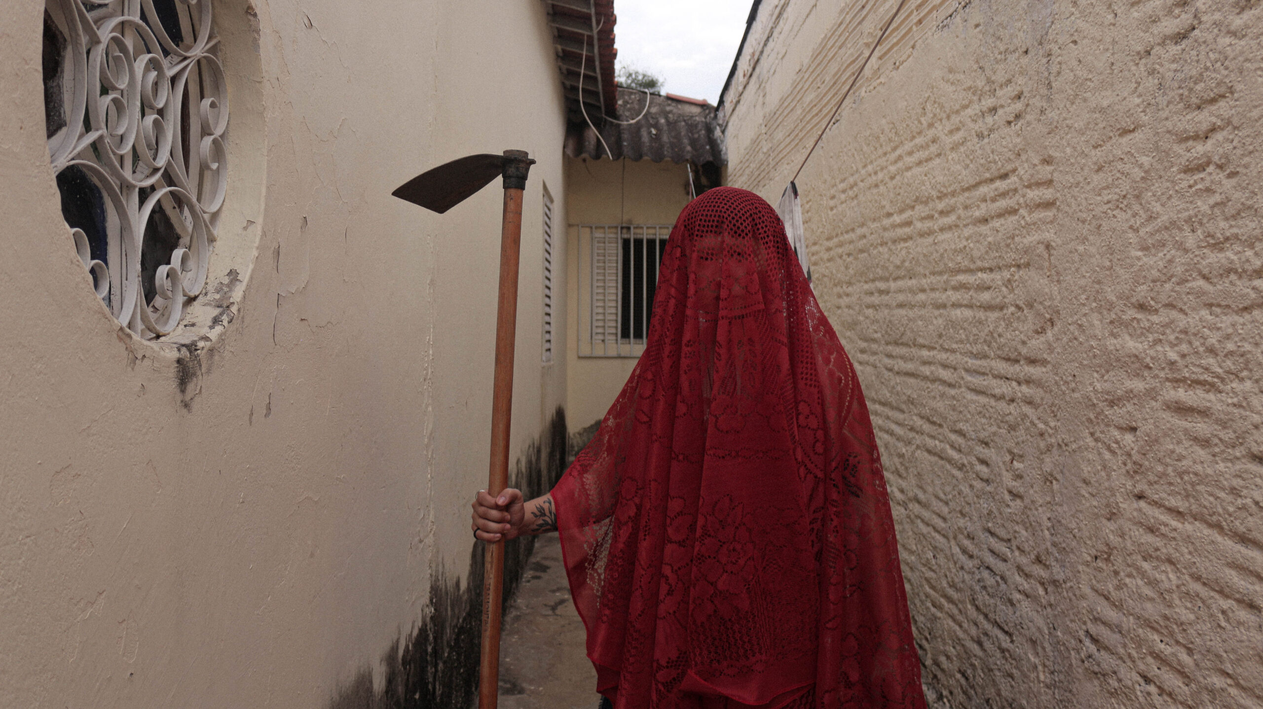 ARMADE
2020
FOTOGRAFIA COLORIDA
43.89 x 24.65 cm [2560x1438px]