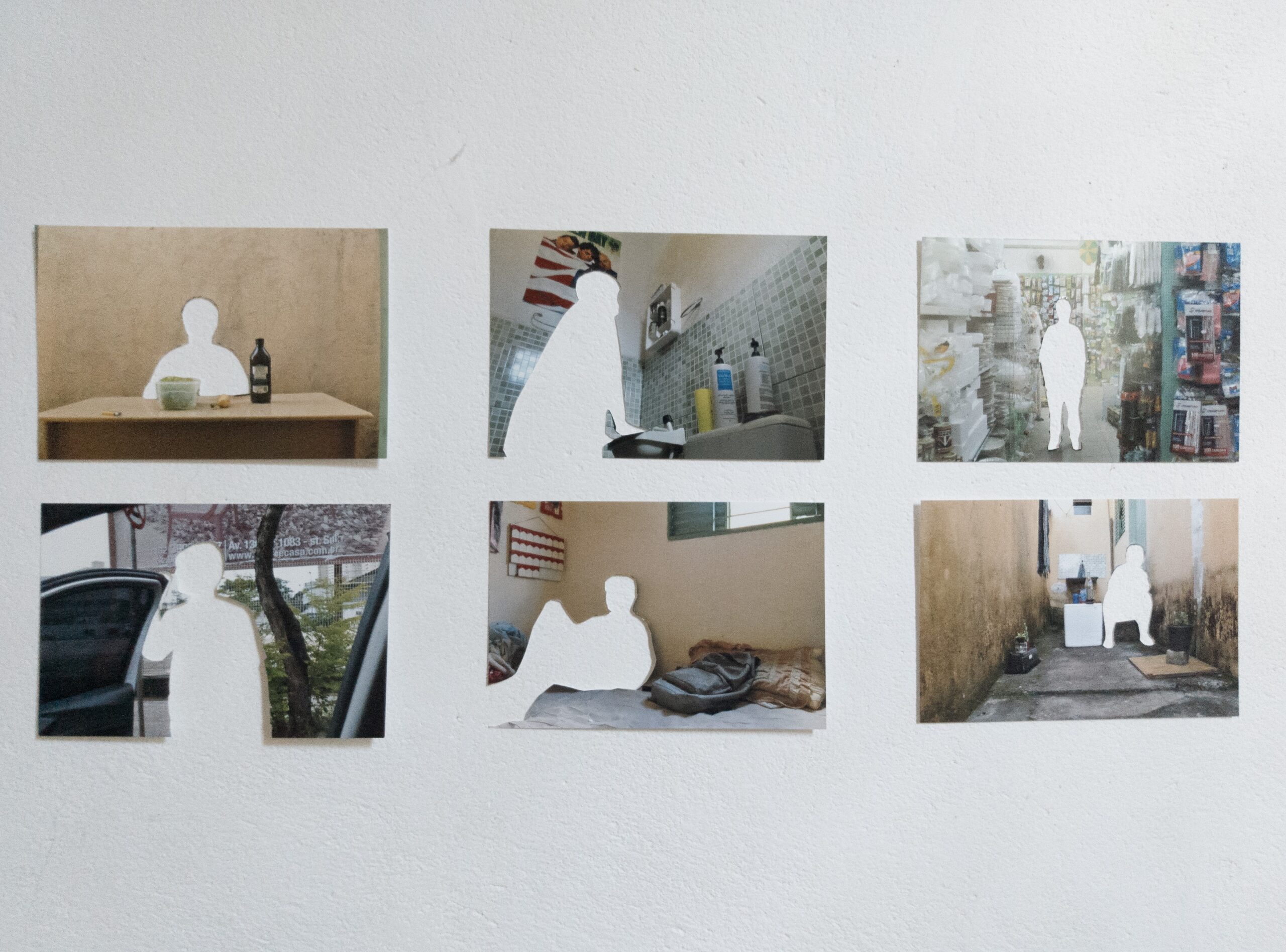 Estive aqui, 2018. Recorte em papel fotográfico, 10x15CM. [2560x1896px]