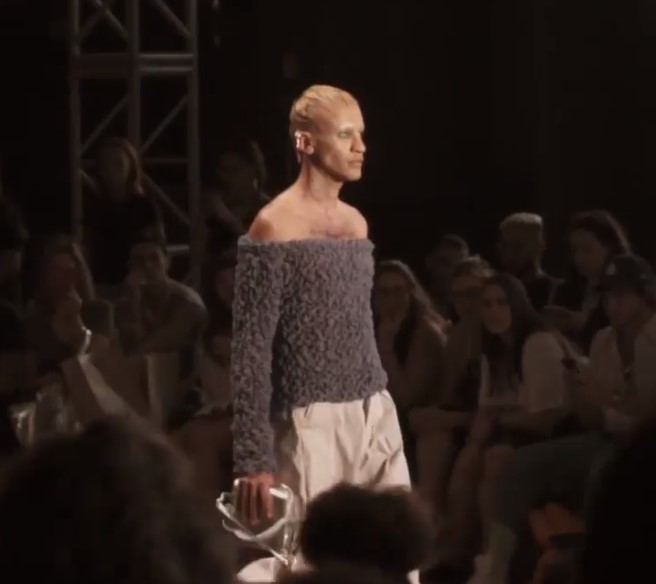 loste (desfile Lucas Leão SPFW, foto por @guiyoshida) 2019 [656x584px]